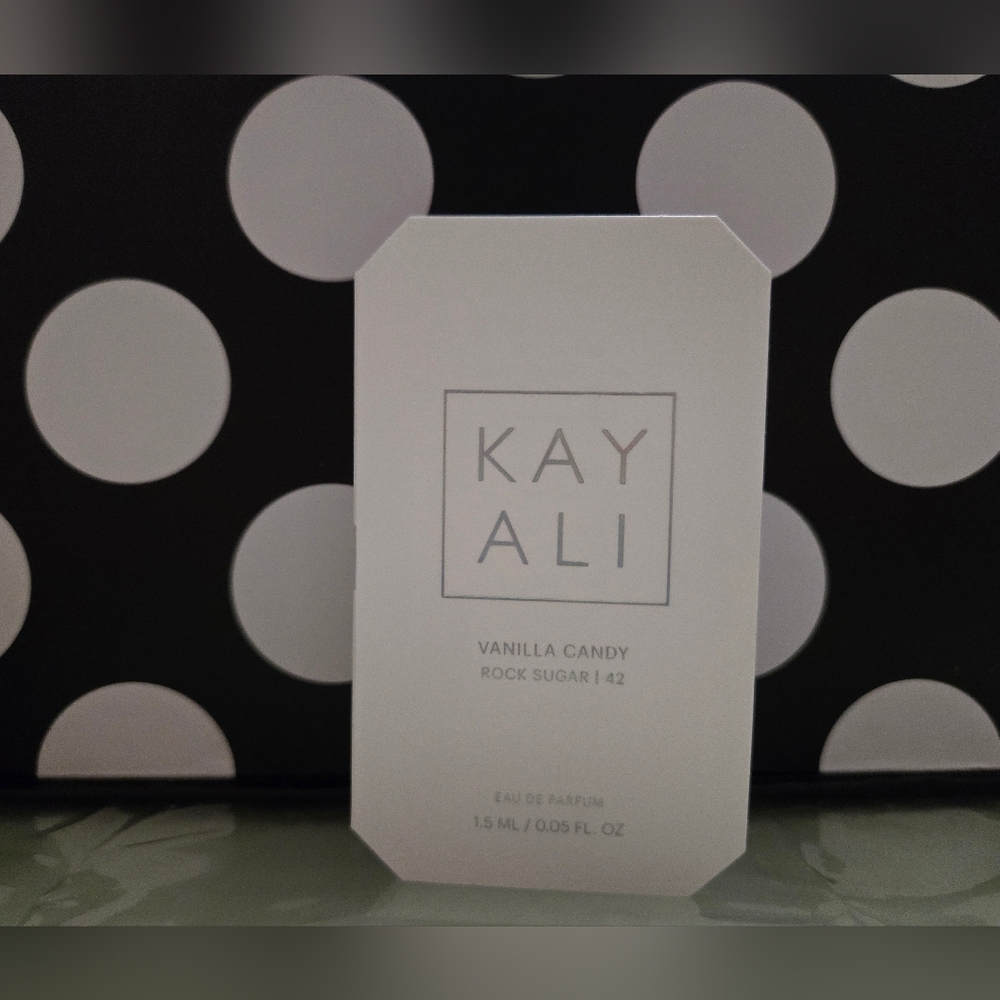 5/$25✨️Kayali Vanilla Candy Rock Sugar✨️